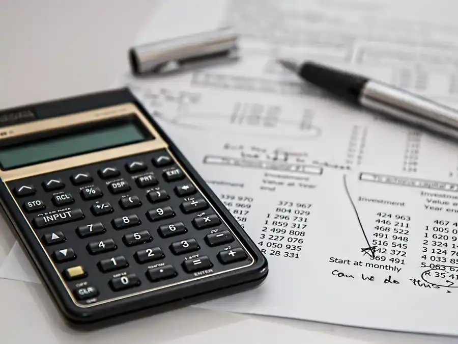 Situații financiare verificate cu calculatorul, la birou