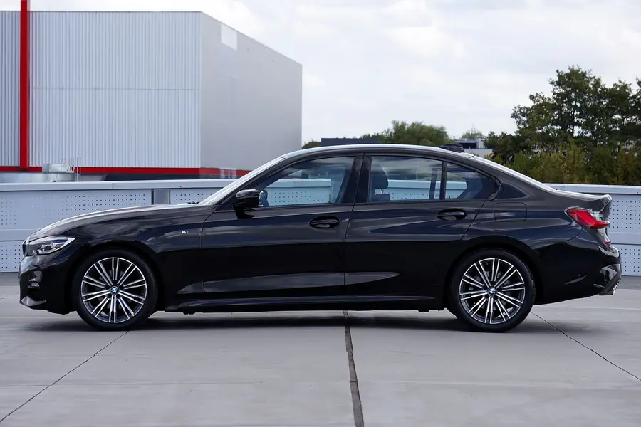 BMW Seria 3 318d, 2020